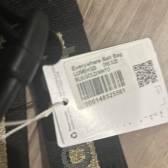 NWT Lululemon Everywhere Belt Bag - Small 1L - Black/Gold Sparkle - Picture 4 of 4